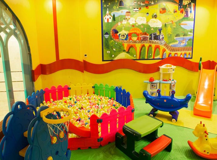 نمای فضای بازی کودک هتل 